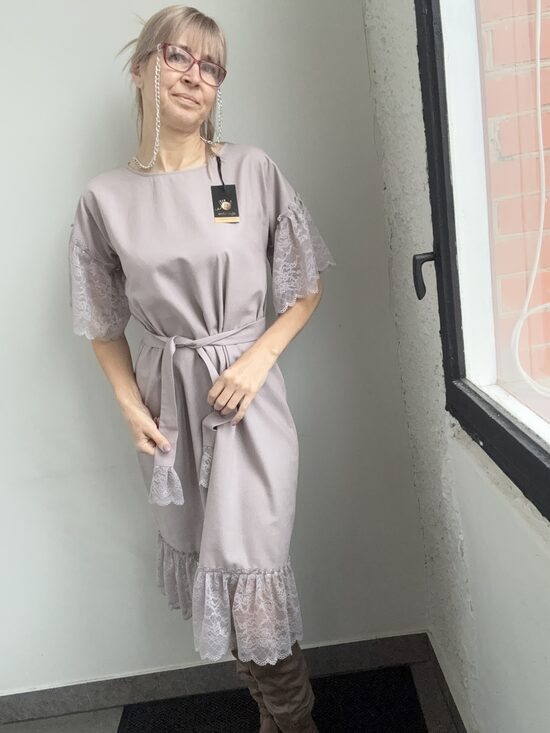 Sieviešu lina kleita ar mežģīni,josta.34-50.izm.