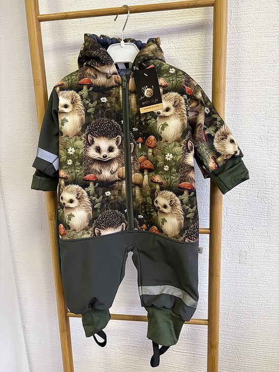 Bērnu kombinezons rudens /ziema . Softshell kombinezons. Ezīši. 74.izm.