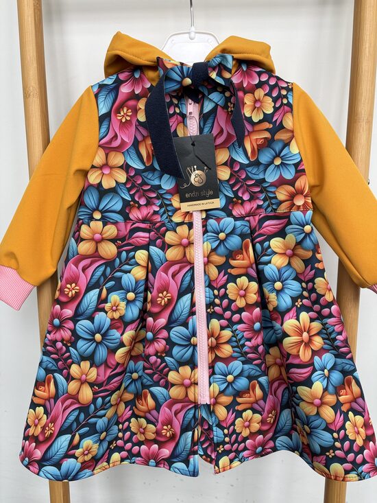 Puķains meiteņu mētelis.Ziediņi.80-158.izm.PIEEJAMS UZREIZ.