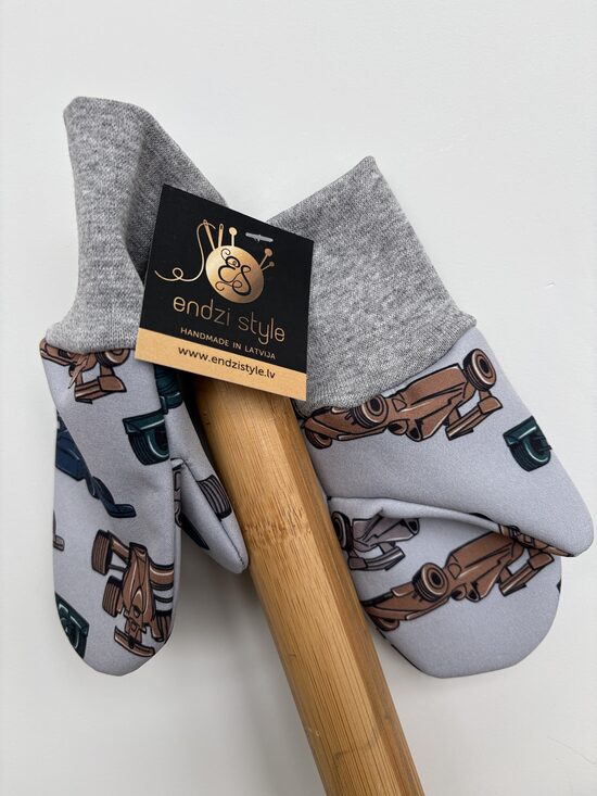 Pelēki softshell cimdi starpsezonu .Vāģi. 