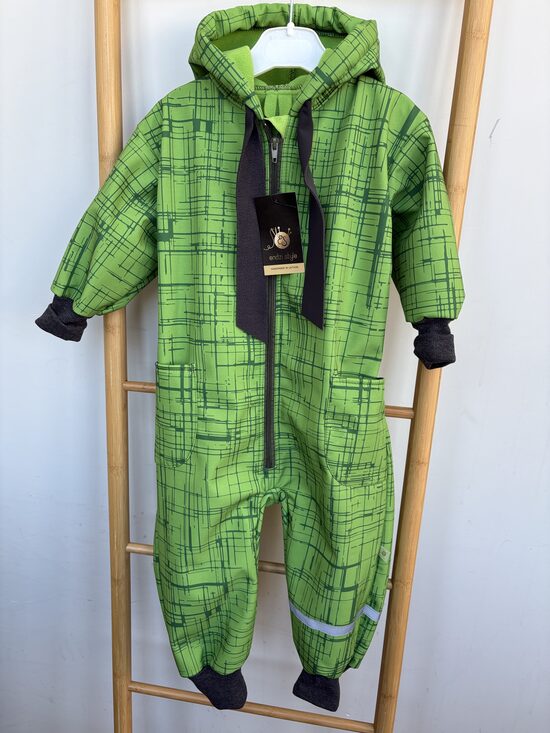 Softshell kombinezons starpsezonu.Zaļais raibucis.74-134.izm.