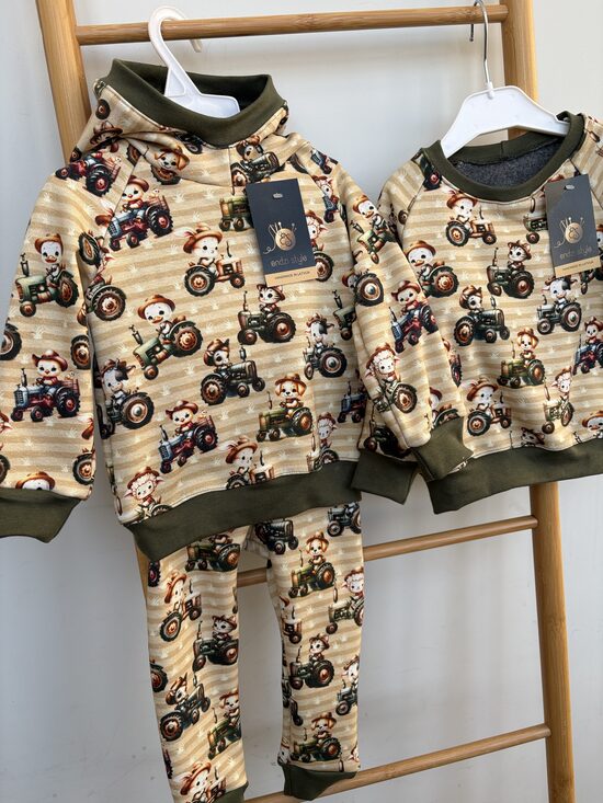 Siltais džemperis bērniem.Džemperis ar kapuci.Bikses. Jautrie draugi. 74-128.izm.