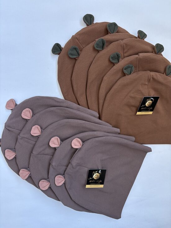 Pavasara cepures no kokvilnas trikotāžas. Brūnas/haki austiņām.Tumšais pūderozā.