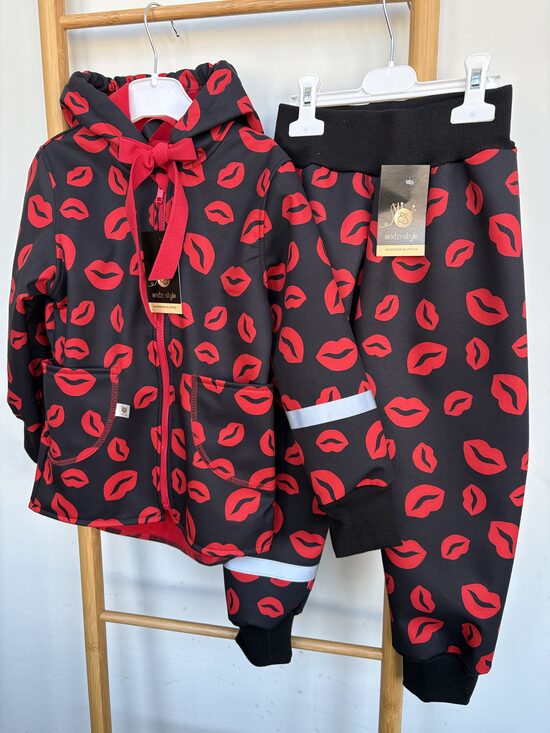 Softshell virsjaka vai mētelis vai softshell bikses. Bučiņas.