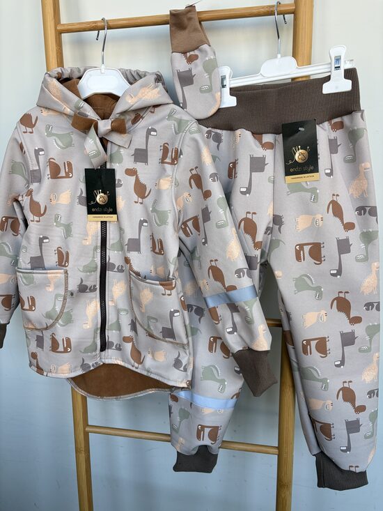 Softshell virsjaka  bēšīgā tonī .Dinozauriņi.Softshell bikses.