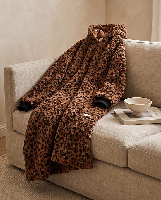 Leopards . Divpusējs biezs hūdijs sievietēm.