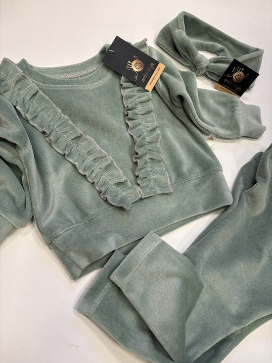 Izsmalcināts kokvilnas velūra auduma komplekts meitenēm. Galvas lenta.86- 140.izm.PIEEJAMS UZREIZ.