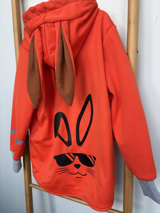 Zaķis .Bērnu jaka no sporta softshell. 