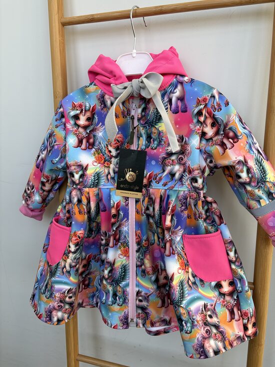 Softshell mētelis meitenēm. Softshell virsjaka.Vienradzīte.86/92.izm.