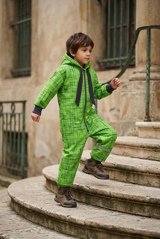 Softshell kombinezons starpsezonu.Zaļais raibucis.74-134.izm.