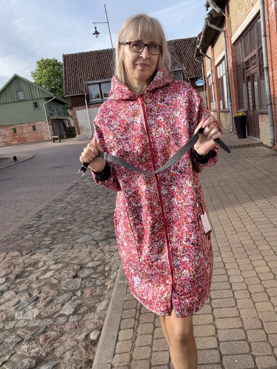 Sieviešu softshell mētelis .OVERSIZE. ZILS vai SARKANS.