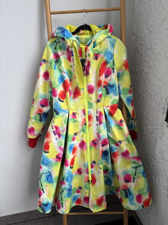 Sieviešu softshell mētelis.Tikai TEV pieejams  S.izm.