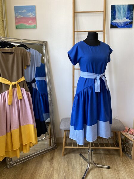 Lina kleita zilā. 38-40 izm.