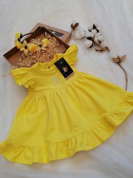 Dzeltena meiteņu kleita . ,,Sauleskoks,, 62-98.izm.