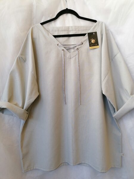 Gaiši pelēks vīriešu lina krekls ar šnorītēm.XL/XXXL