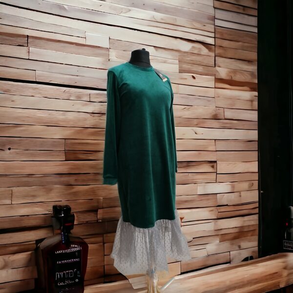 Smaragda tonī sieviešu kleita ar pelēku pumpiņtilluS/M.