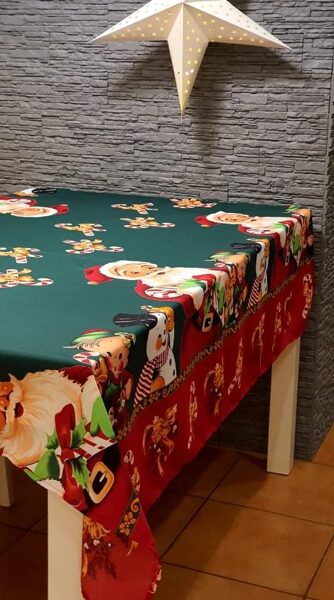 Ziemassvētku galdauts.,,Zaļš -rūķis,,150/250 cm.,